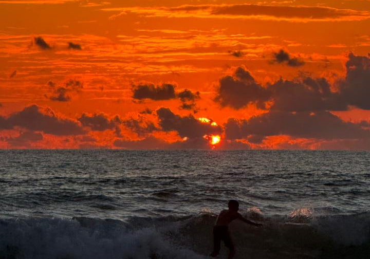 Coucher de soleil surfer